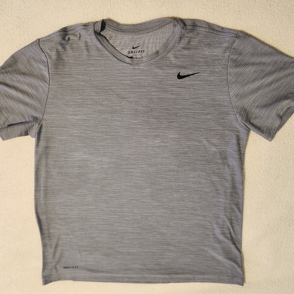 Nike Men's Gray Dri-FIT Shirt Large